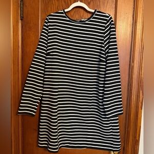 LOFT Black and White Long Sleeve Dress NWT